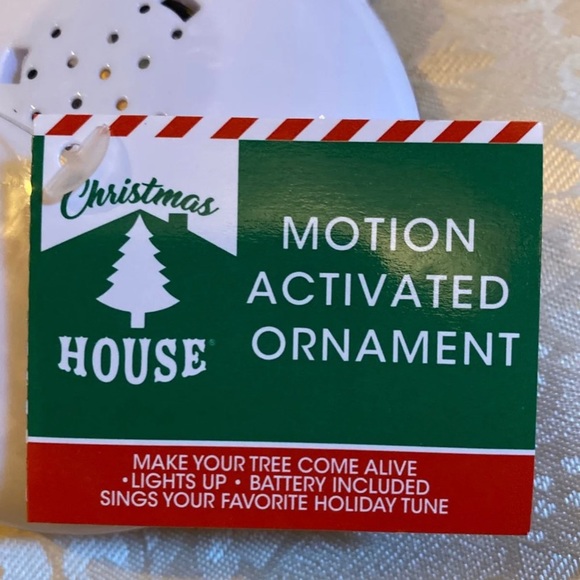 Set of 4 - Motion Activated Christmas Ornaments. - Picture 8 of 8
